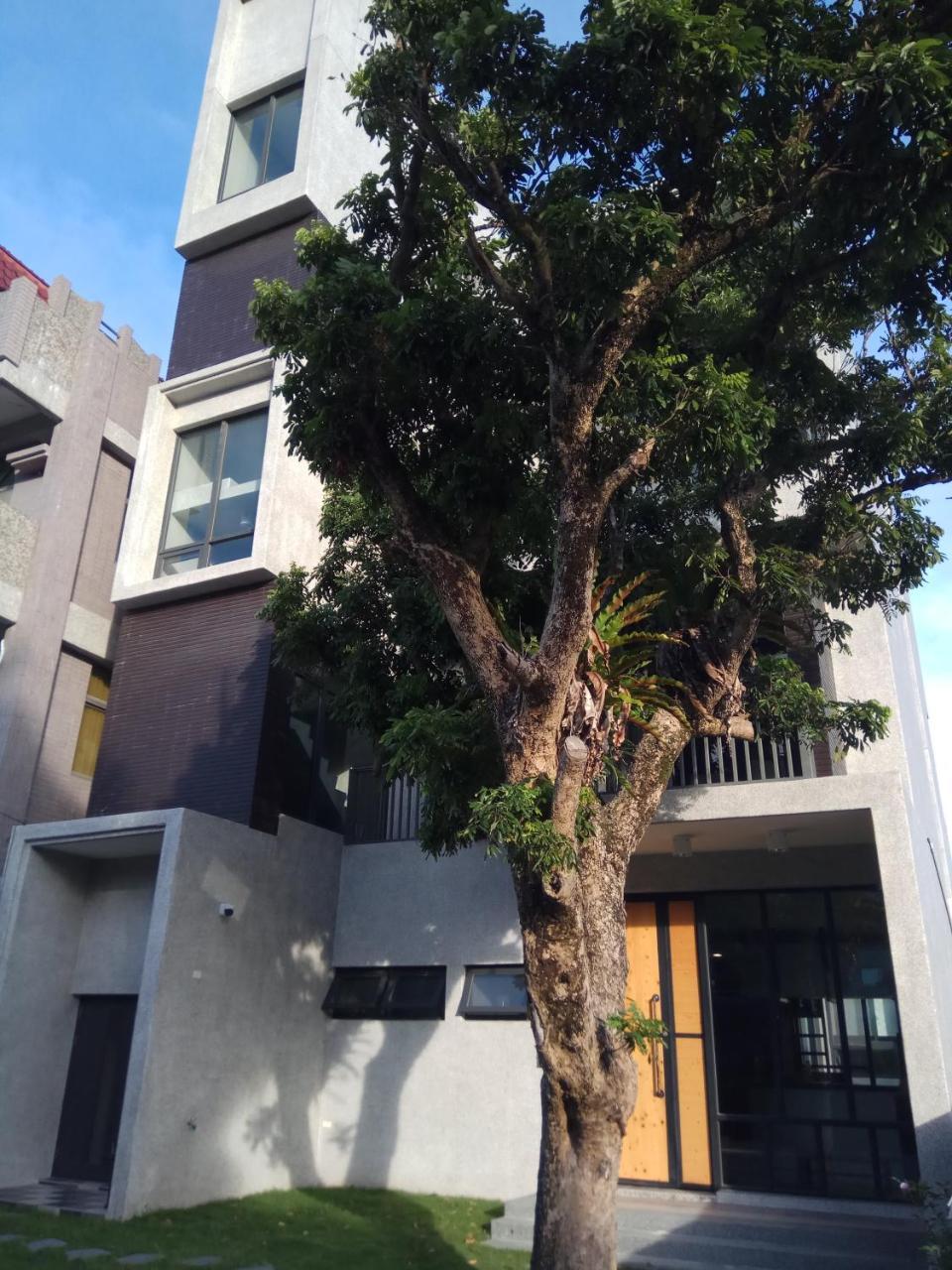 Tree House Apartment Hualien City Exterior photo